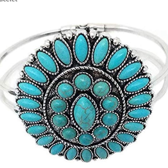 5 ⭐️ Rated Western Concho Hinge Navajo Bracelet - Picture 5 of 8